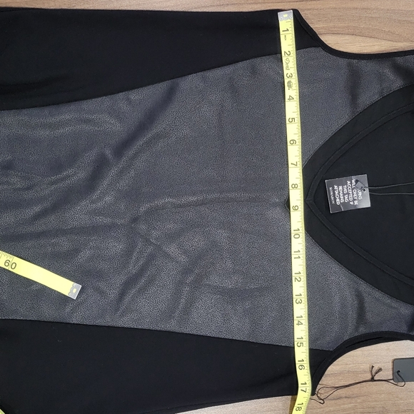 Komarov Women's Sheer Black V-Neck Sleeveless Top Size XS - Picture 4 of 7